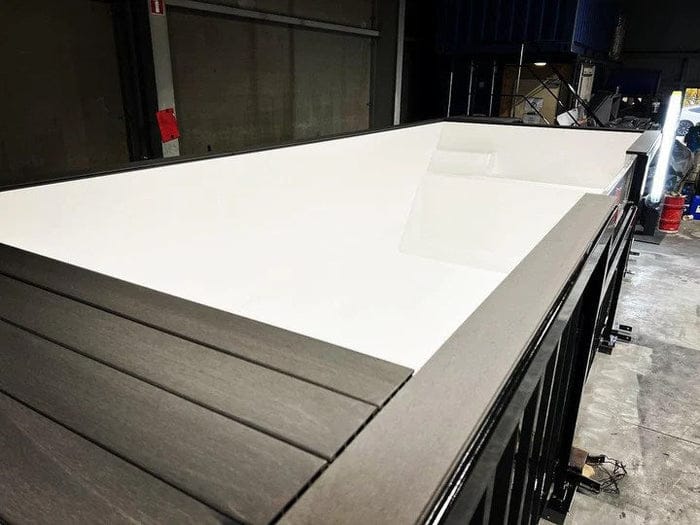 Piscine Conteneur 6 Mètres — Finition Noire
