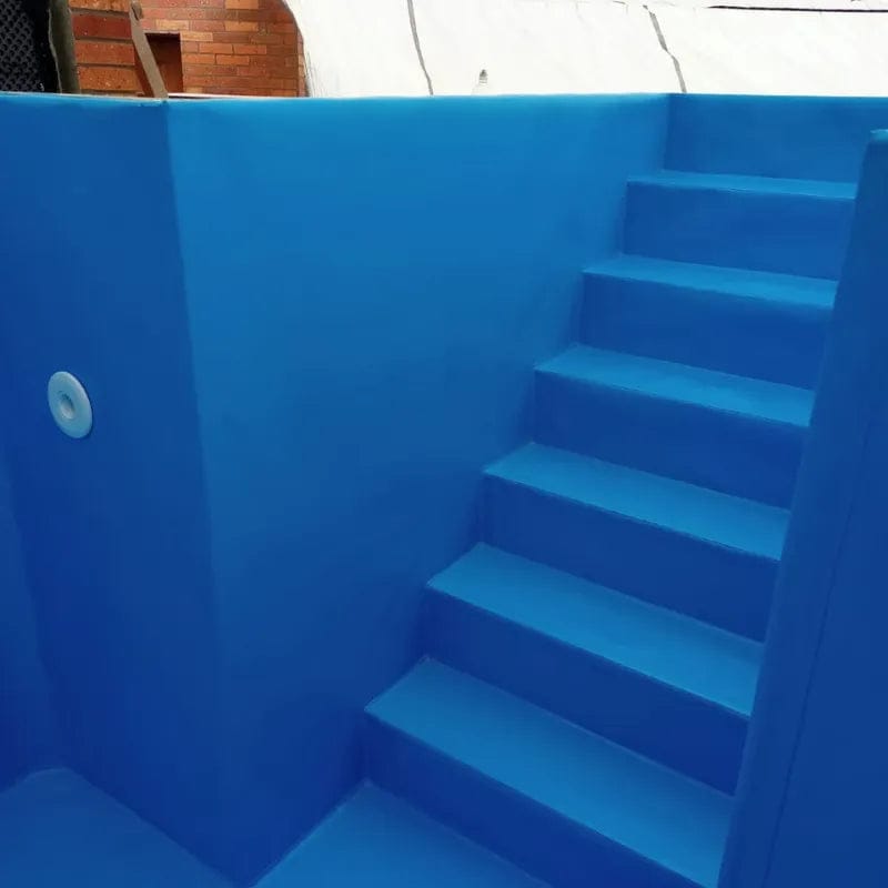 Piscine en Béton — Modèle Enterré