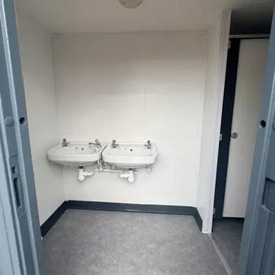 Bloc Sanitaire (3,6 x 2,7 m)